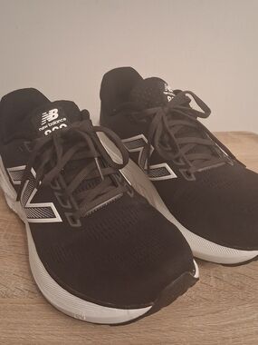 New Balance 880 v15 Men's Black Athletic Running Shoes